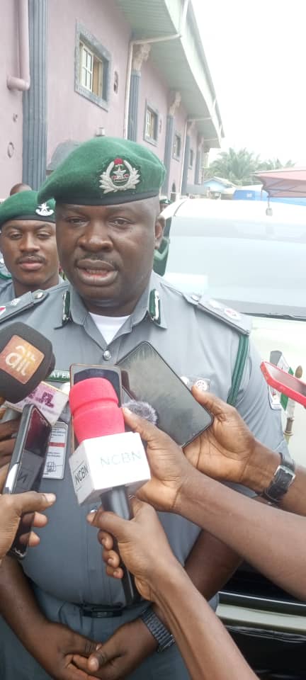 Customs Refutes Claims of Smugglers Blocking Atan Road