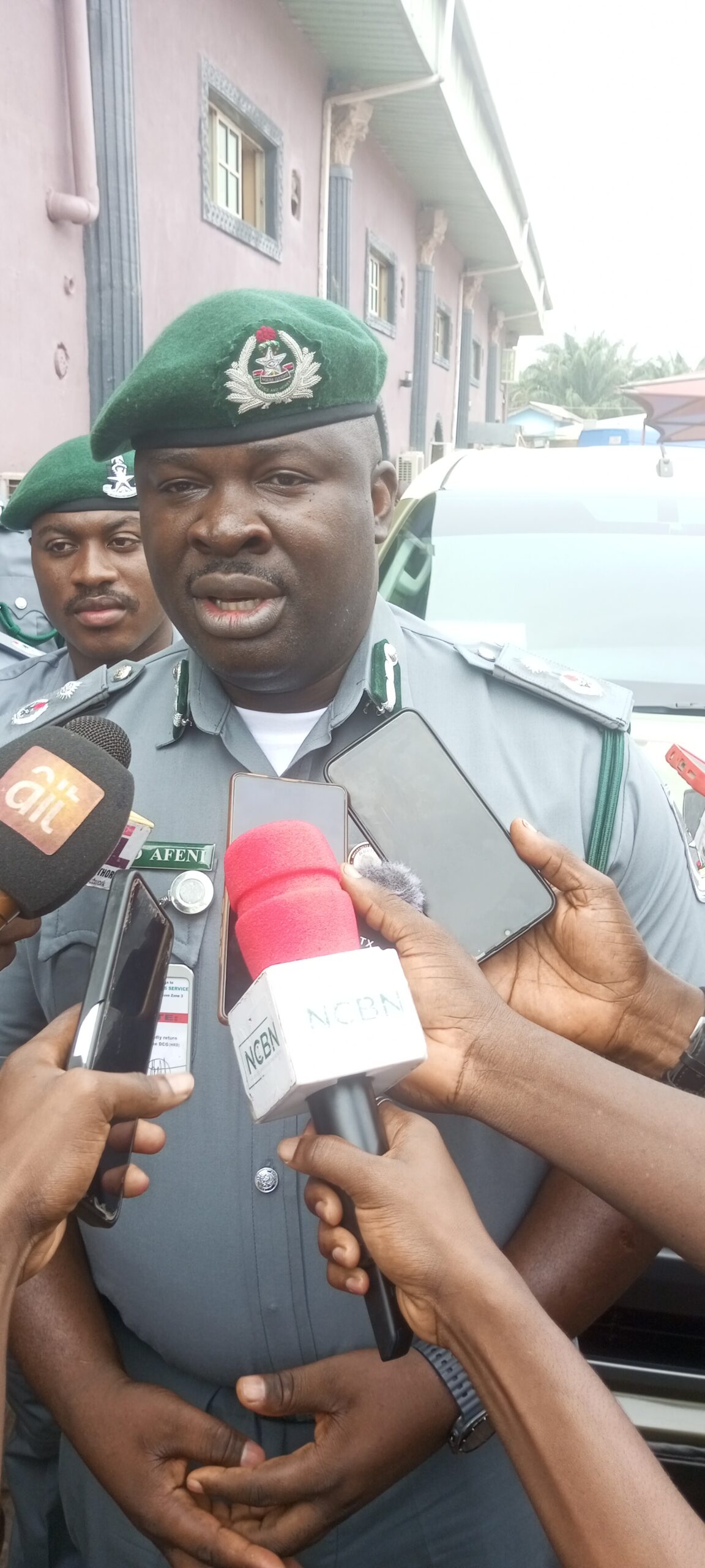 Customs Refutes Claims of Smugglers Blocking Atan Road