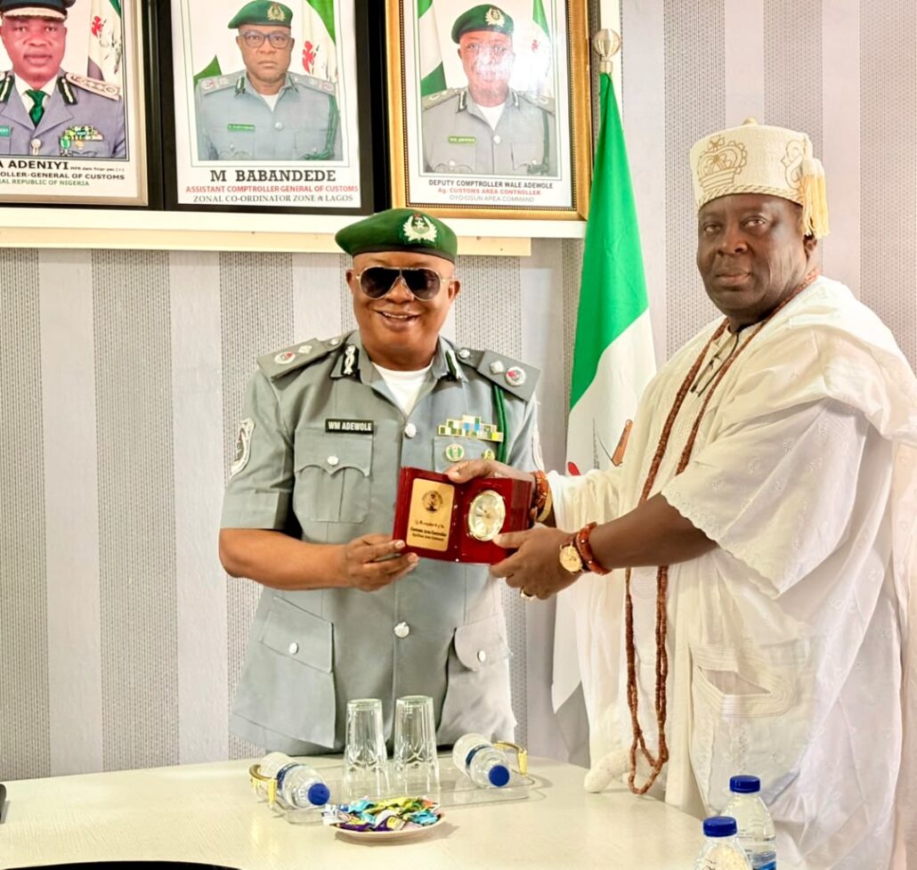Oyo/Osun Customs, Aseyin of Iseyin Reaffirm Alliance Against Smuggling